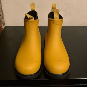 MERRY PEOPLE Bobbi Chelsea Rain Boot size 39 (US 8)
